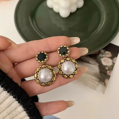 Vintage Pearl Black Dangle Drop Earrings 